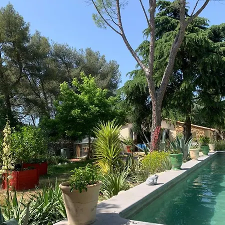D'hotes Lovely Planette Oda ve Kahvaltı Nîmes