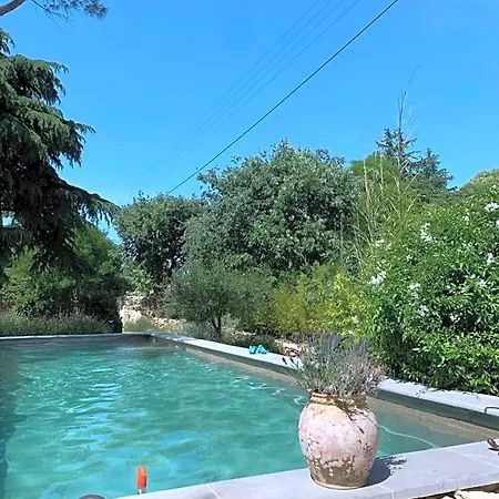 Oda ve Kahvaltı D'hotes Lovely Planette Nîmes