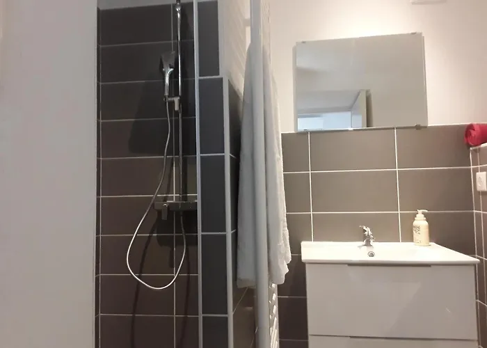 לינה וארוחת בוקר D'hotes Lovely Planette 4*