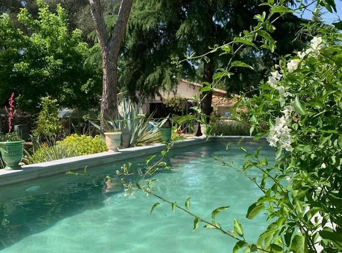 לינה וארוחת בוקר D'hotes Lovely Planette 4*