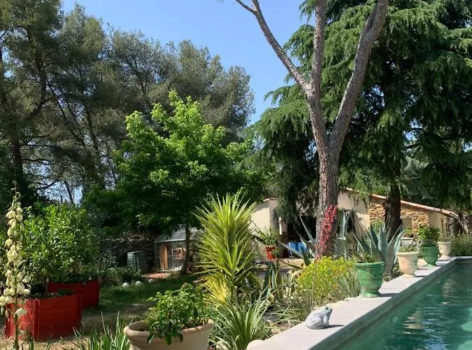 D'hotes Lovely Planette לינה וארוחת בוקר נים